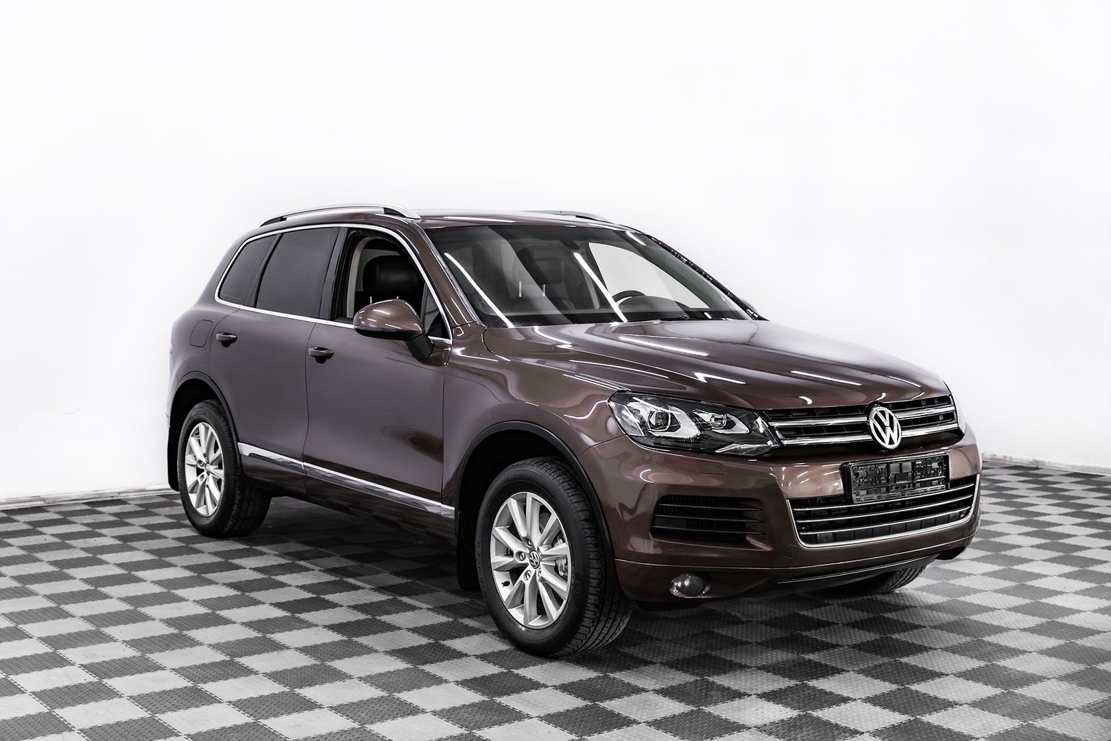 Volkswagen Touareg, II, 2012 фото 2