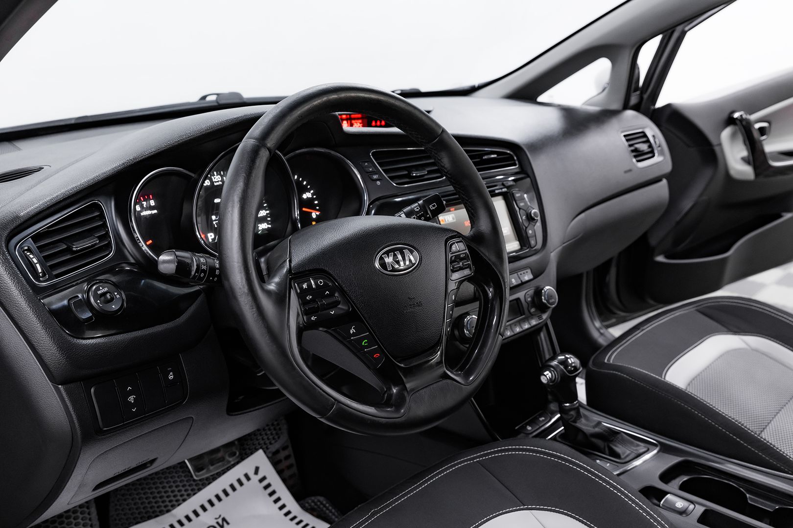 Kia Ceed, II, 2013 фото 9