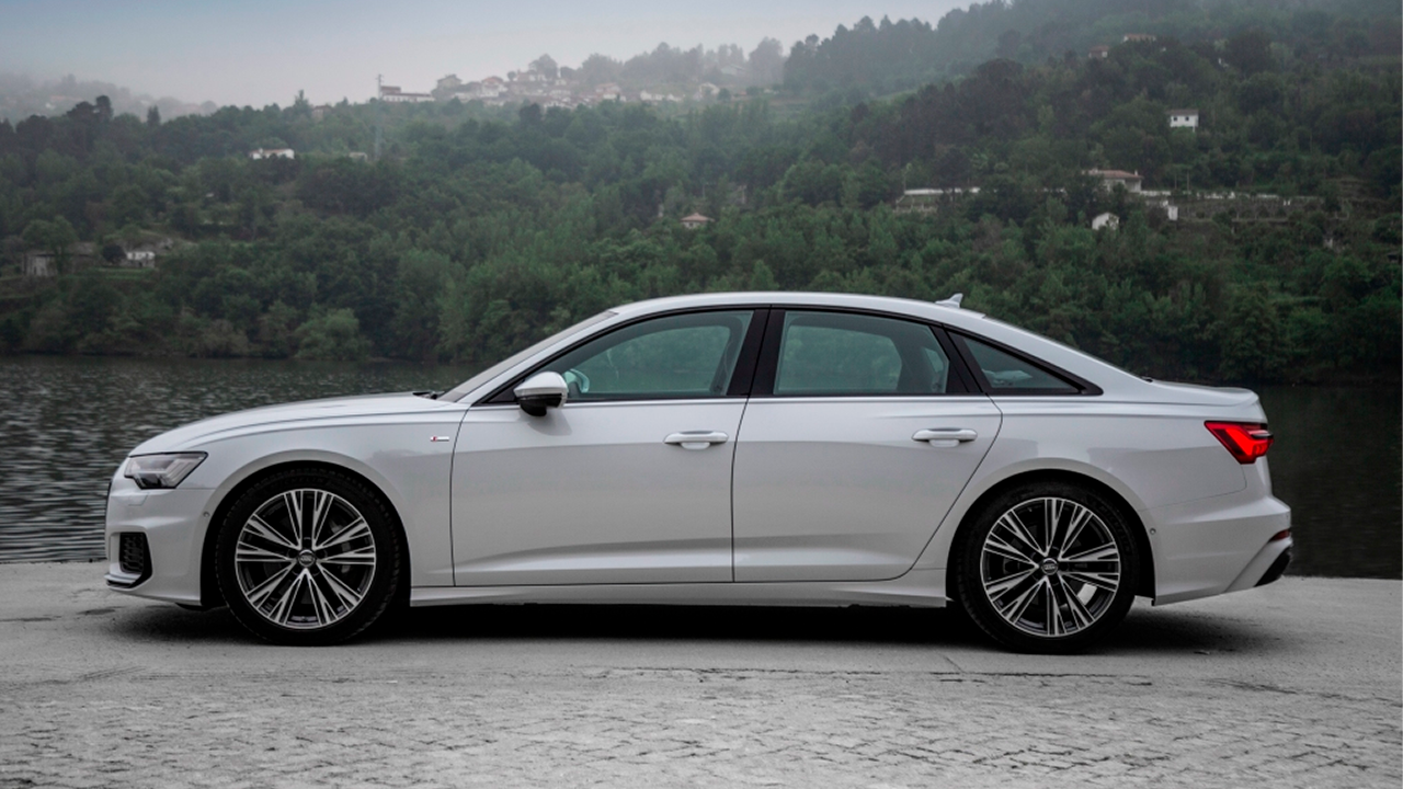 Фото  audi A6